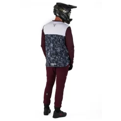 Maillot VTT Animoz Wild ML Burgundy -Location de vêtements d'extérieur. 1861cf653abce2da2b1122259ee8d9f8ea2c83ec E22ANIMVTT1196298 6