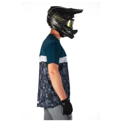 Maillot VTT Animoz Wild MC Blue -Location de vêtements d'extérieur. 485f900f5b8bdb778056bae9dc13004569d0d889 E22ANIMVTT1196294 3