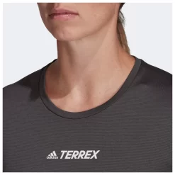 Tee-shirt De Rando Adidas W MT Tee Black 7 Tee-shirt De Rando Adidas W MT Tee Black -Location de vêtements d'extérieur. 6e3c07abd8ecb88c155a5eb0b5980100a7044abb E22ADIDTTH2214607 901