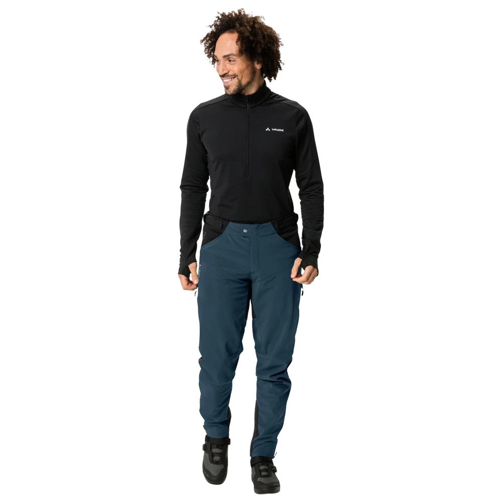 Pantalon VTT Vaude Men's Qimsa Softshell Pants II Dark Sea 4 Pantalon VTT Vaude Men's Qimsa Softshell Pants II Dark Sea – Image 4