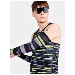 Tee-shirt De Trail Craft CTM Distance Warp Mesh Singlet Multi-Black -Location de vêtements d'extérieur. 84c39a7c27aaf2f88fee86df45f5a4c174dfc044 E22CRAFTTH1215449 12