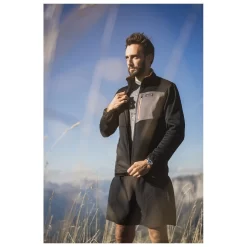 Polaire Lafuma Shift Full Zip M Black -Location de vêtements d'extérieur. d984f44ee145cb9f04bd1c1efa644879130893f6 E23LAFUTTH3375546 905