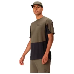Tee-shirt De Trail Norrona Senja Equaliser Lightweight T-shirt M's Olive Night -Location de vêtements d'extérieur. e7346cdf075cd3e3fe9f6eaeffa093ef98445429 E23NORRTTH3342738 7